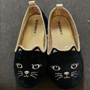 Black cat size 7 kids shoes